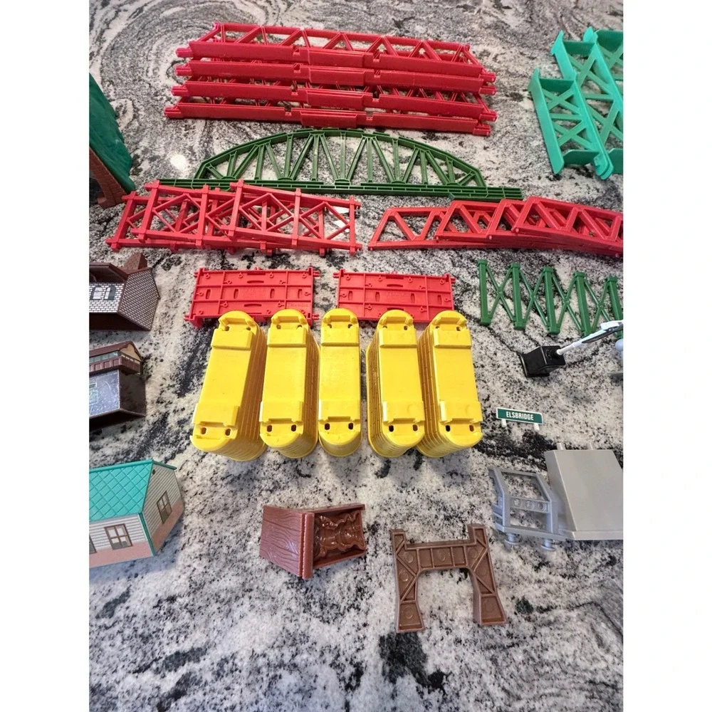 Vintage Tomy Toy Train Track Accessories Lot Bridges Tunnels Buildings